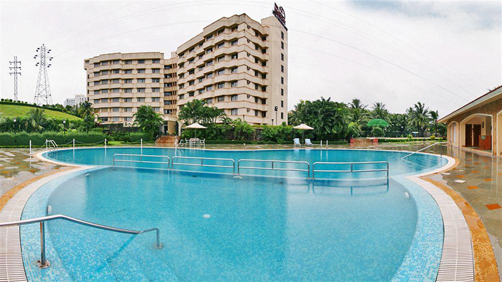 The Residence Hotel & Apartments Powai Mumbai Exterior photo